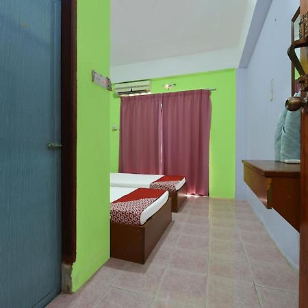 Oyo 90565 Teresek View Motel Kuala Tahan Kültér fotó