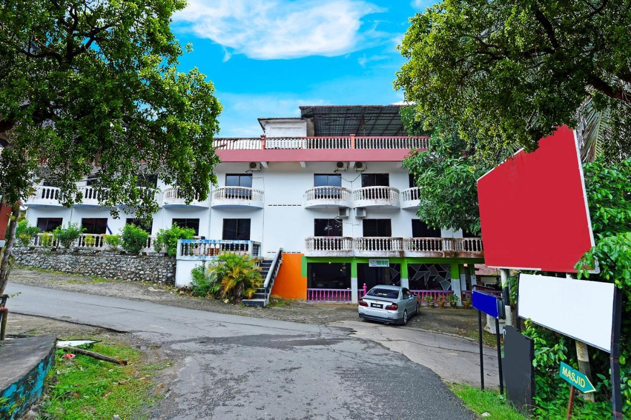 Oyo 90565 Teresek View Motel Kuala Tahan Kültér fotó
