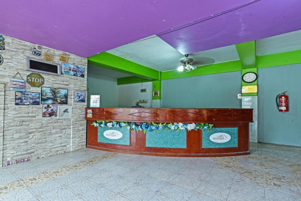 Oyo 90565 Teresek View Motel Kuala Tahan Kültér fotó