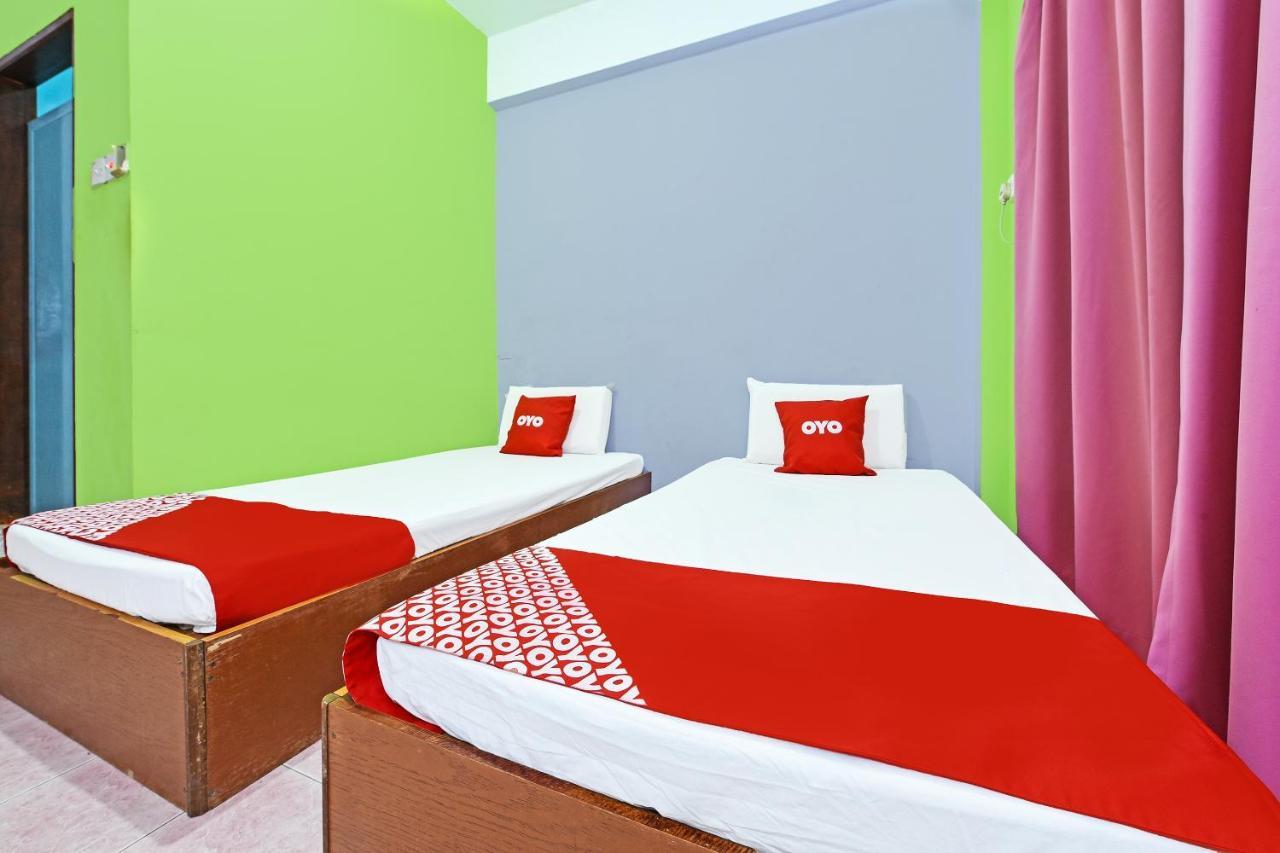 Oyo 90565 Teresek View Motel Kuala Tahan Kültér fotó