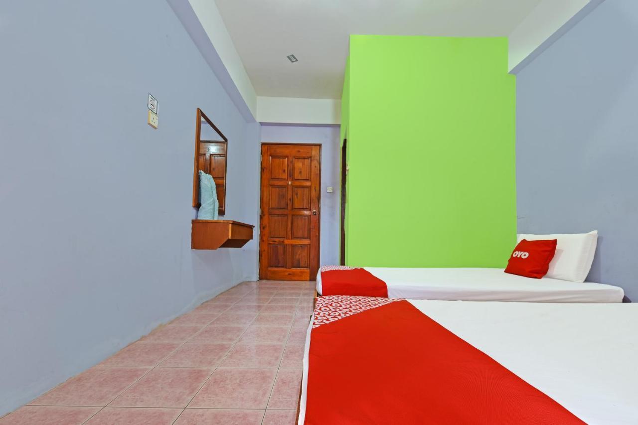 Oyo 90565 Teresek View Motel Kuala Tahan Kültér fotó